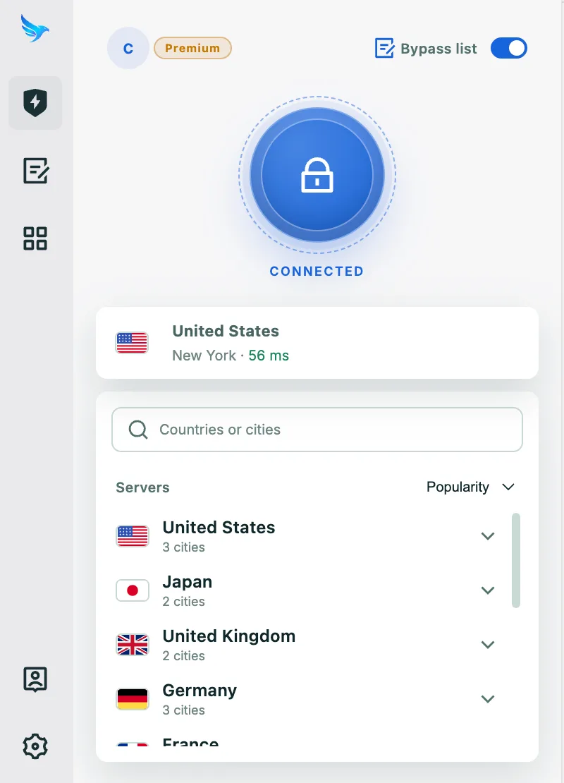 Aquila VPN browser extension dashboard showing a protected connection and server list